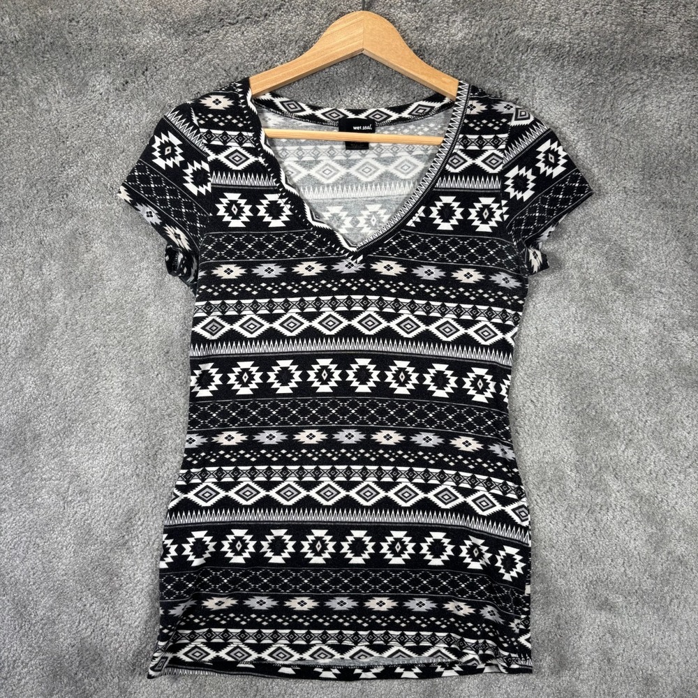 Wet Seal T Shirt Womens L Black Aztec Southwestern Print V Neck Short Sleeve Y2K